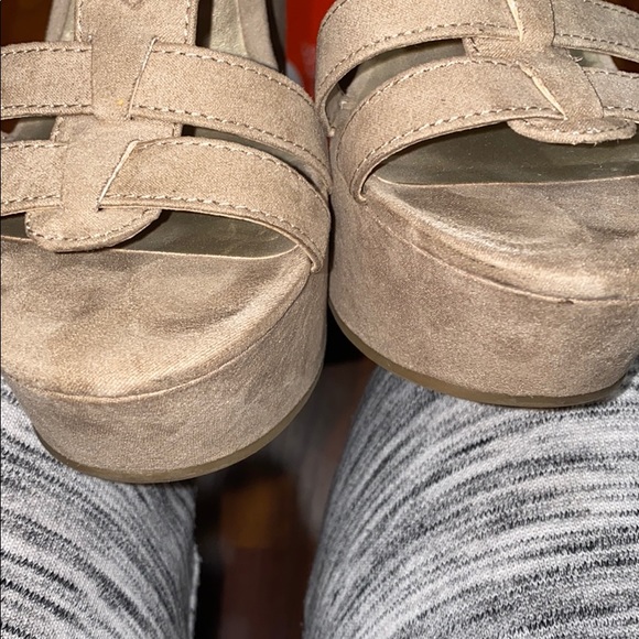G by guess wedges - Picture 11 of 14